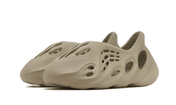 Yeezy Foam RNNR Stone Salt